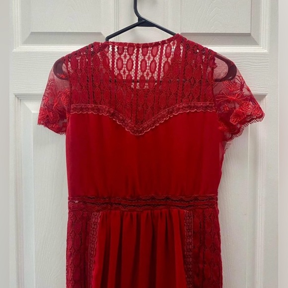 Grace Dress by Restyle in Red Lace - Picture 6 of 7
